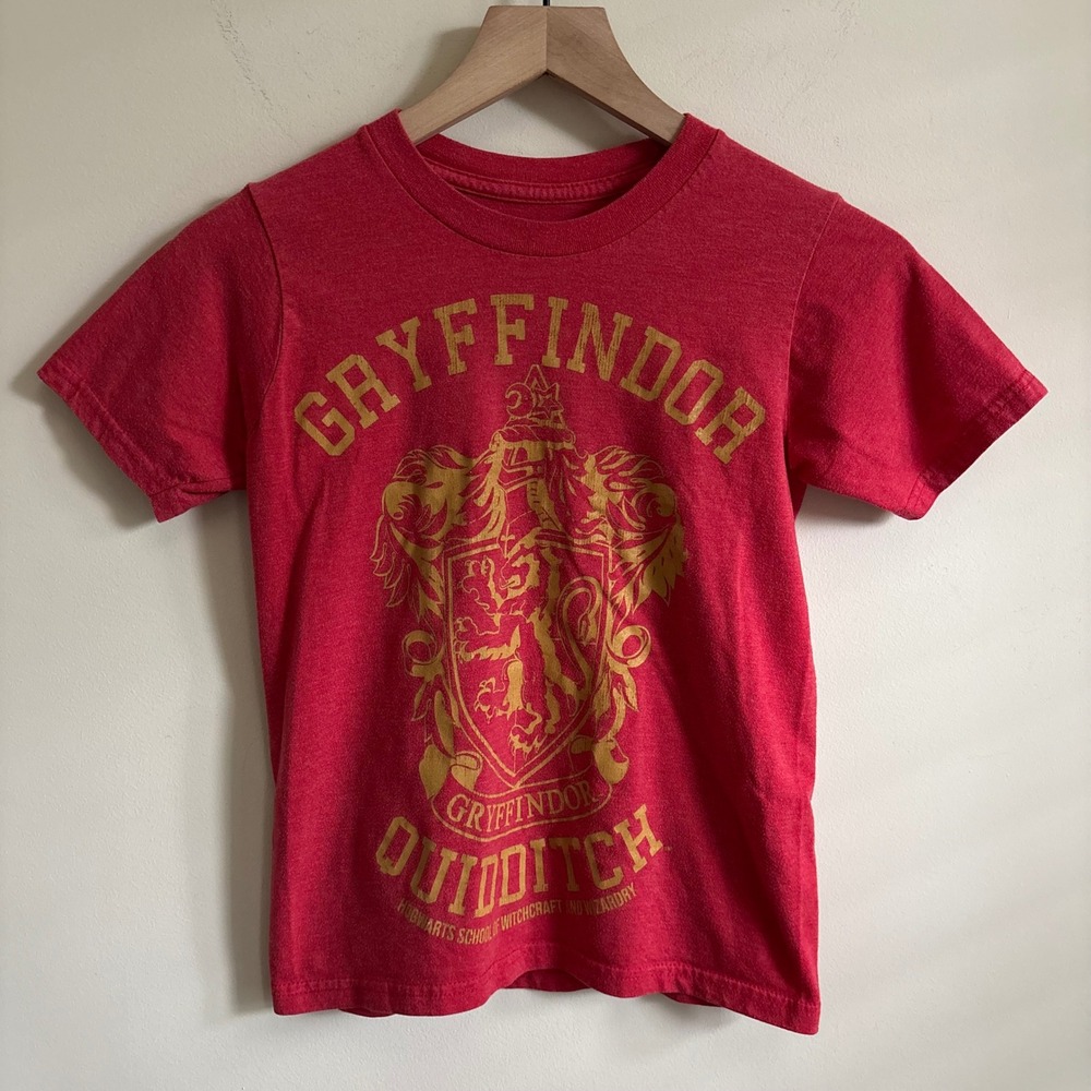 Harry Potter Gryffindor Red Graphic T-Shirt Kids Medium/women's XS baby tee